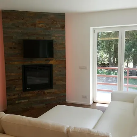 In A Champoluc In Val' D'ayas Appartement *